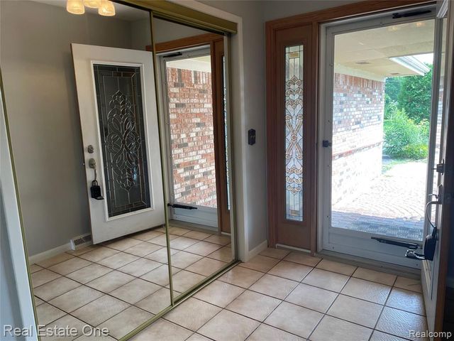 1910 Harwood Drive, Oxford, MI 48371