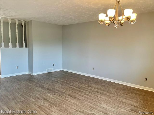 1910 Harwood Drive, Oxford, MI 48371