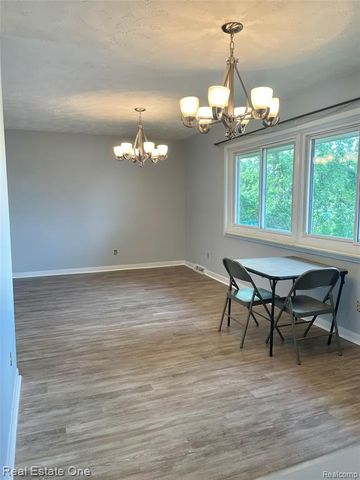 1910 Harwood Drive, Oxford, MI 48371
