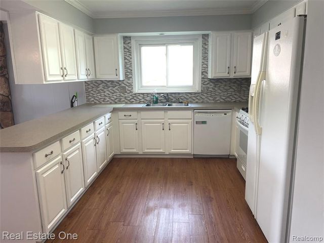 1910 Harwood Drive, Oxford, MI 48371