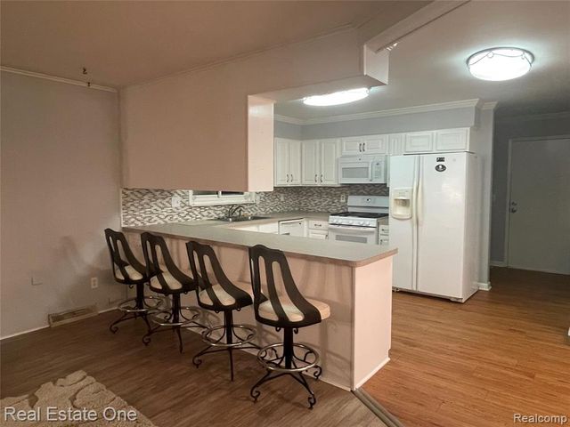 1910 Harwood Drive, Oxford, MI 48371