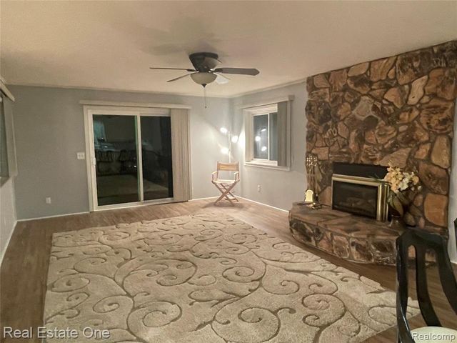 1910 Harwood Drive, Oxford, MI 48371