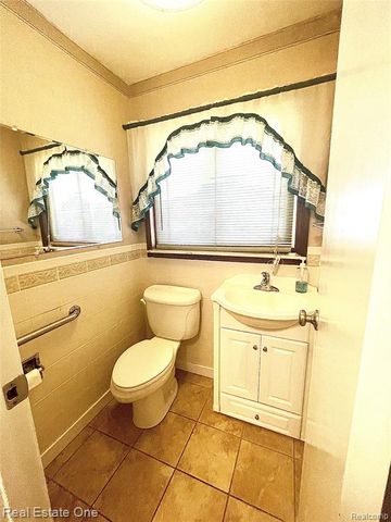 1910 Harwood Drive, Oxford, MI 48371