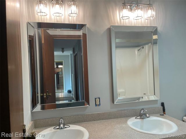 1910 Harwood Drive, Oxford, MI 48371
