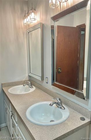 1910 Harwood Drive, Oxford, MI 48371