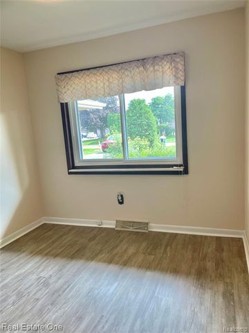 1910 Harwood Drive, Oxford, MI 48371