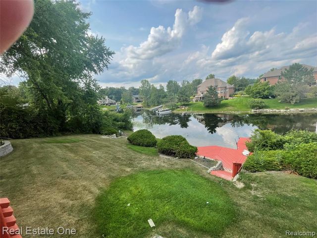 1910 Harwood Drive, Oxford, MI 48371