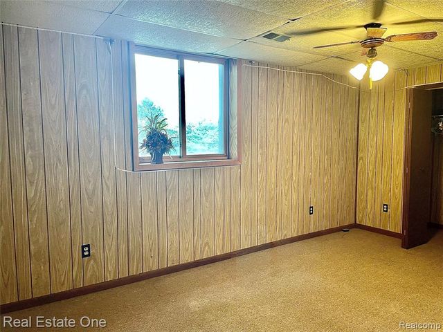 1910 Harwood Drive, Oxford, MI 48371