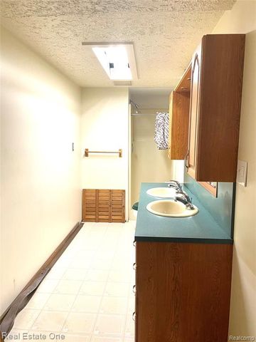 1910 Harwood Drive, Oxford, MI 48371
