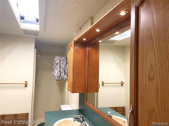 1910 Harwood Drive, Oxford, MI 48371