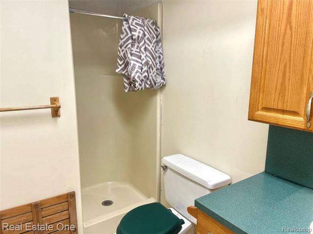 1910 Harwood Drive, Oxford, MI 48371