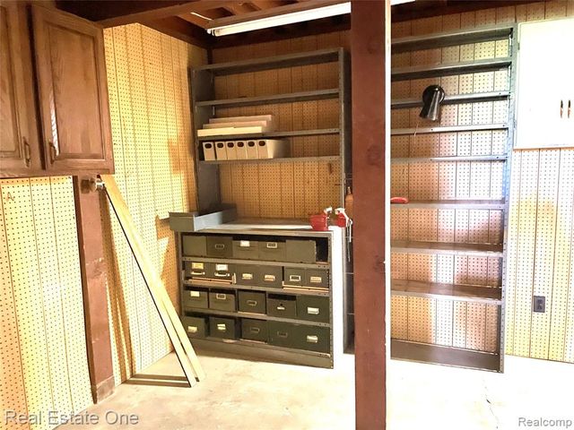 1910 Harwood Drive, Oxford, MI 48371