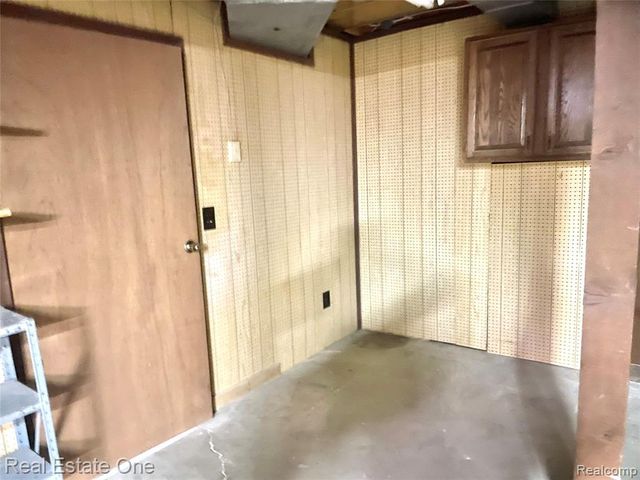 1910 Harwood Drive, Oxford, MI 48371