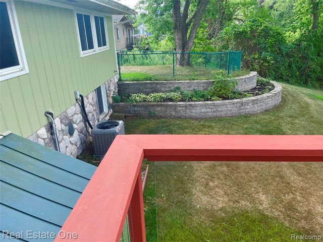 1910 Harwood Drive, Oxford, MI 48371