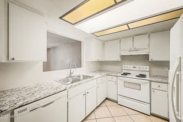 517 W DUKE Drive, Tempe, AZ 85283