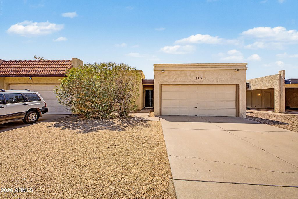 517 W DUKE Drive, Tempe, AZ 85283