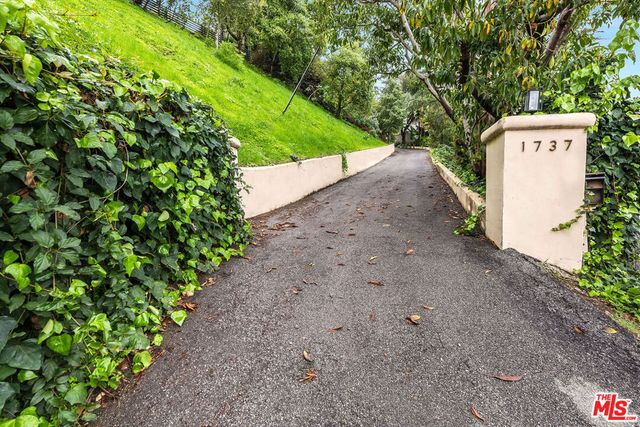1737 N Beverly Drive, Beverly Hills, CA 90210