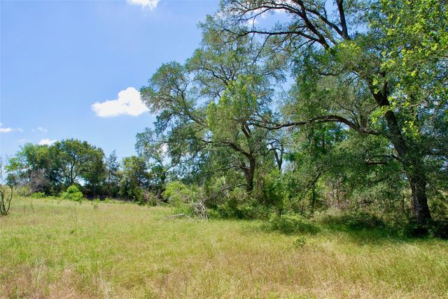 3703 Muehr Road, Weimar, TX 78962