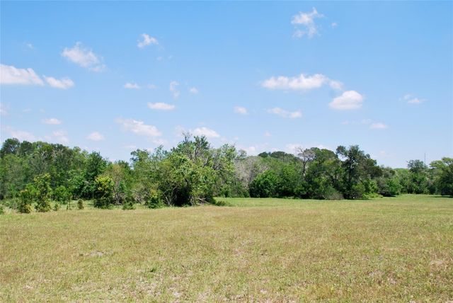 3703 Muehr Road, Weimar, TX 78962