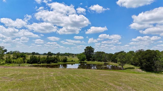 3703 Muehr Road, Weimar, TX 78962