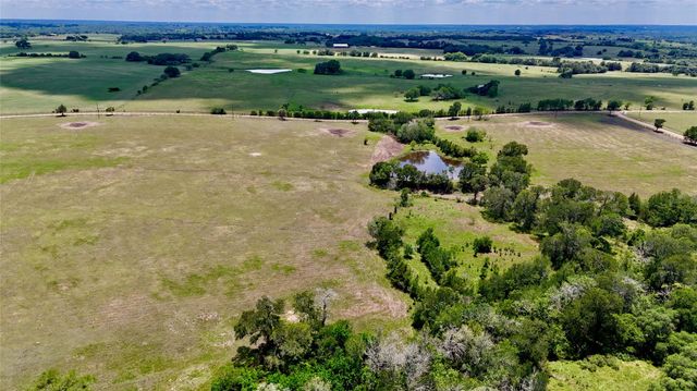 3703 Muehr Road, Weimar, TX 78962