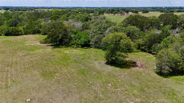 3703 Muehr Road, Weimar, TX 78962