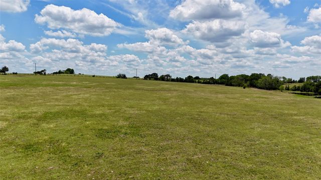 3703 Muehr Road, Weimar, TX 78962