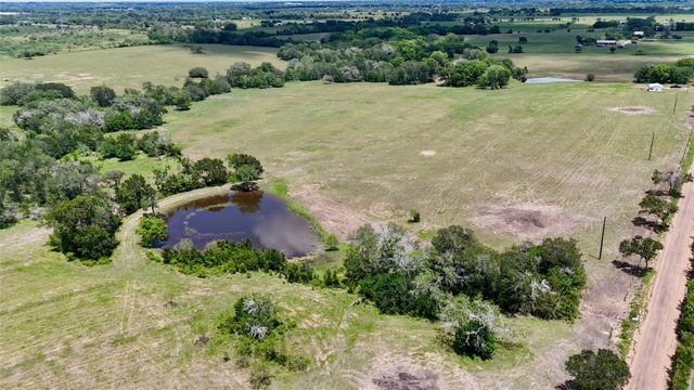 3703 Muehr Road, Weimar, TX 78962