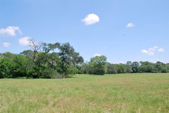 3703 Muehr Road, Weimar, TX 78962