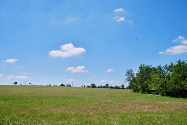 3703 Muehr Road, Weimar, TX 78962