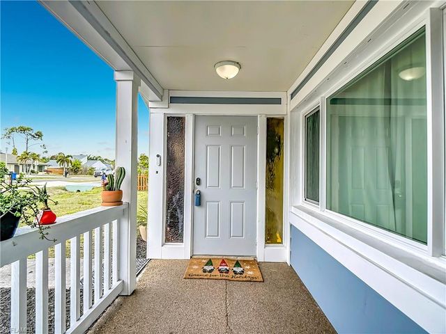 2212 Crystal DR, Fort Myers, FL 33907