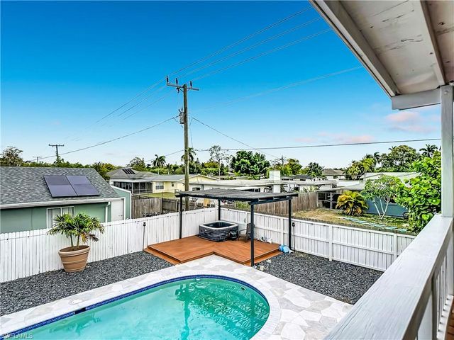 2212 Crystal DR, Fort Myers, FL 33907