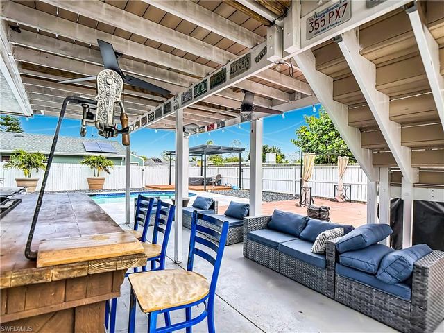 2212 Crystal DR, Fort Myers, FL 33907