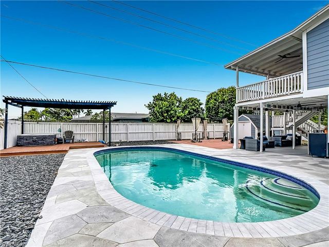 2212 Crystal DR, Fort Myers, FL 33907