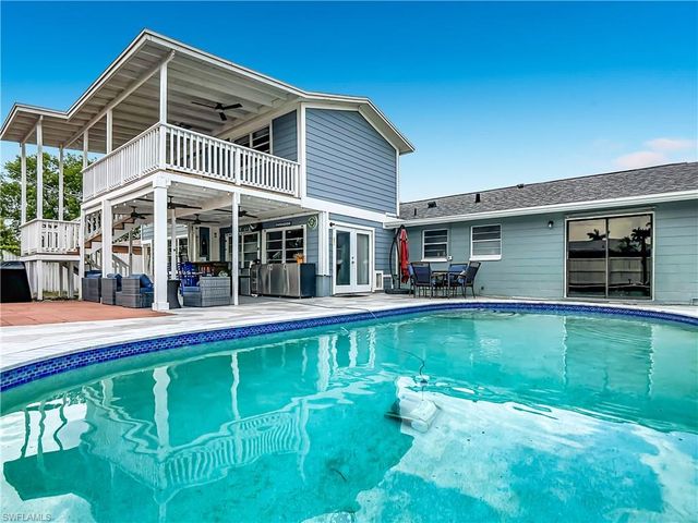 2212 Crystal DR, Fort Myers, FL 33907