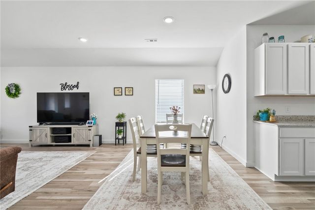 2009 N Fleetwood Lane, Siloam Springs, AR 72761