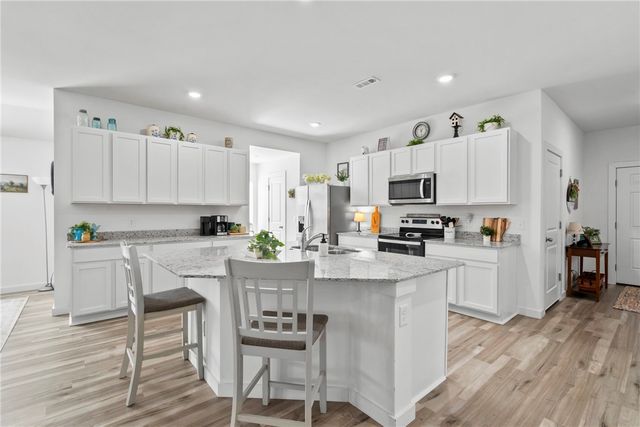 2009 N Fleetwood Lane, Siloam Springs, AR 72761