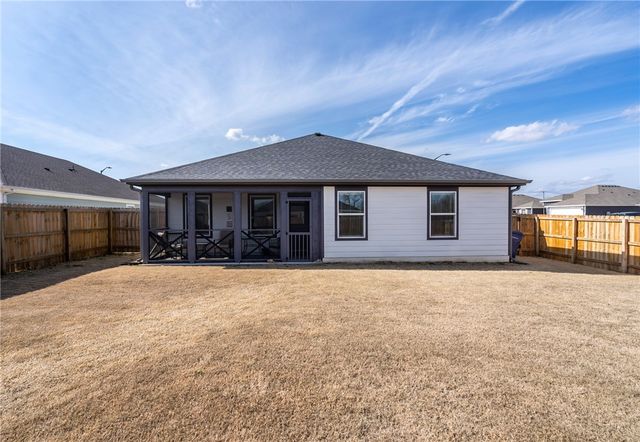 2009 N Fleetwood Lane, Siloam Springs, AR 72761