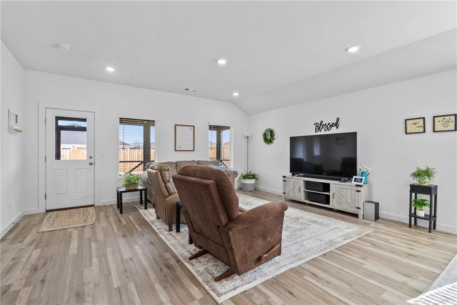 2009 N Fleetwood Lane, Siloam Springs, AR 72761