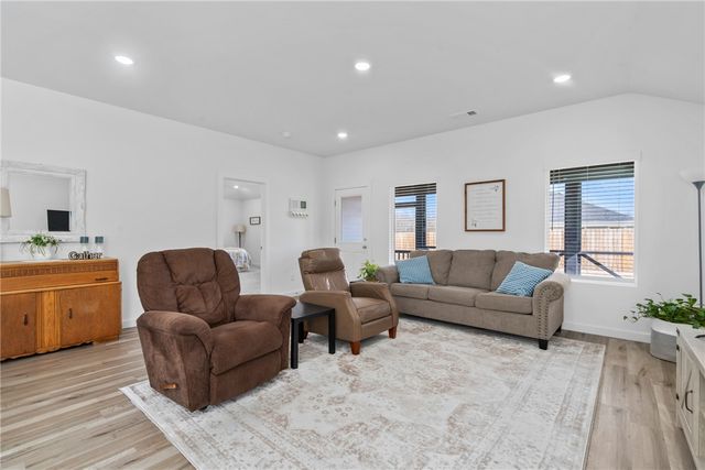 2009 N Fleetwood Lane, Siloam Springs, AR 72761