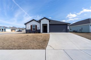 2009 N Fleetwood Lane, Siloam Springs, AR 72761