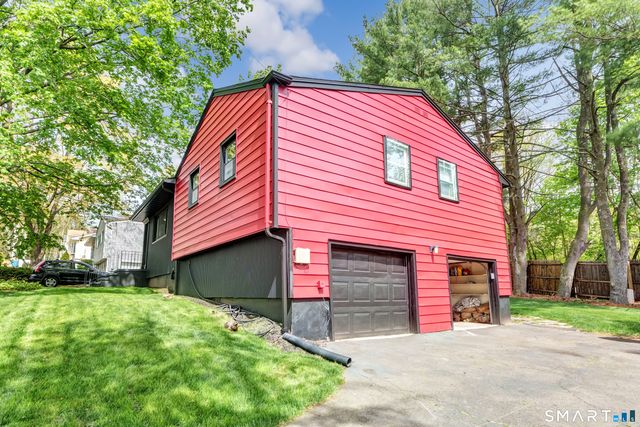 136 Harrison Drive, Hamden, CT 06514