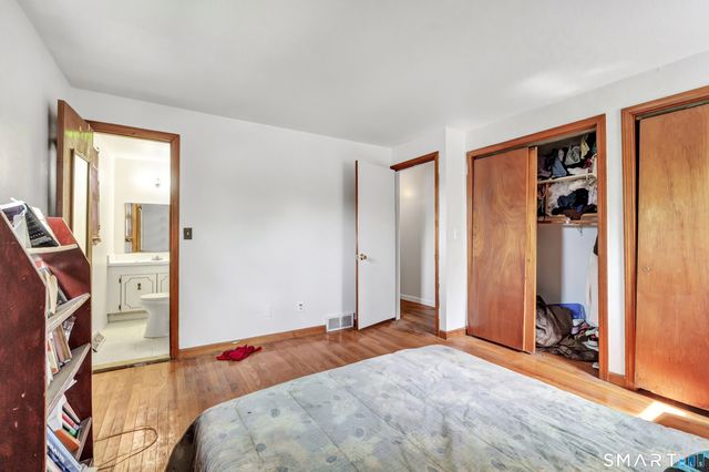 136 Harrison Drive, Hamden, CT 06514