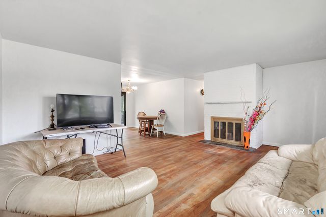 136 Harrison Drive, Hamden, CT 06514