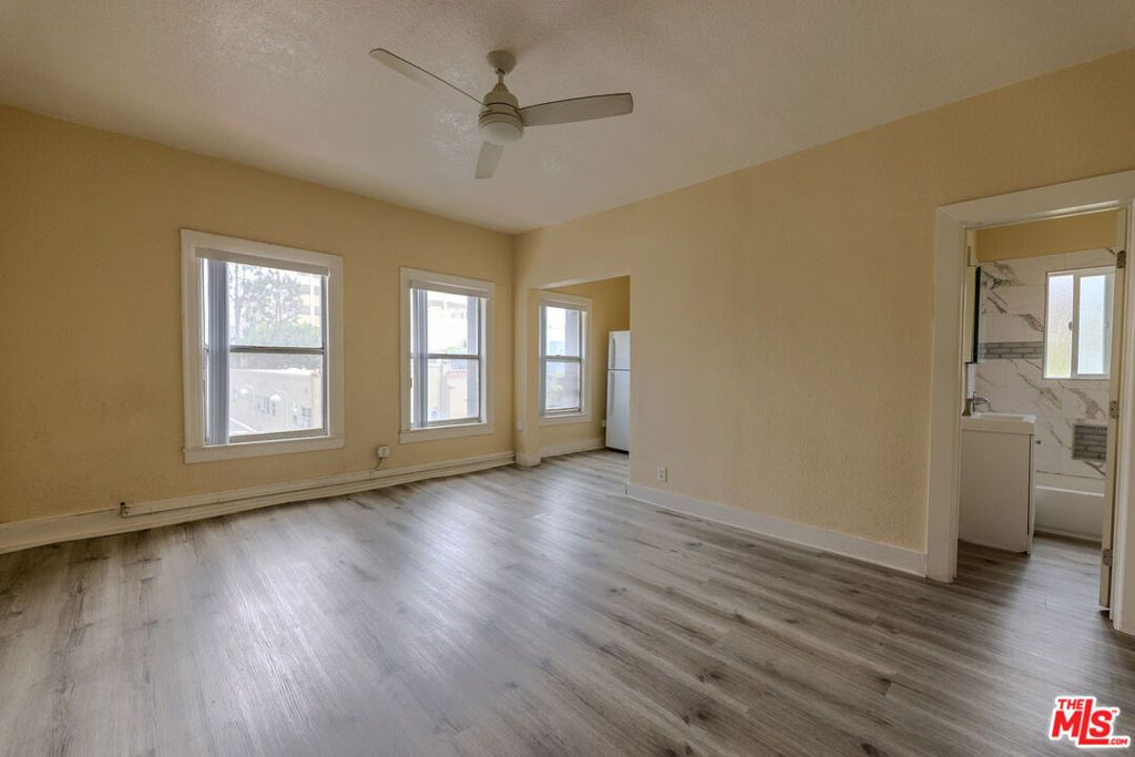 661 Shatto Place 300, Los Angeles, CA 90005
