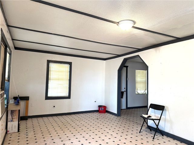 147 County Road 153, Alice, TX 78332