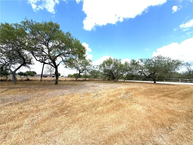 147 County Road 153, Alice, TX 78332