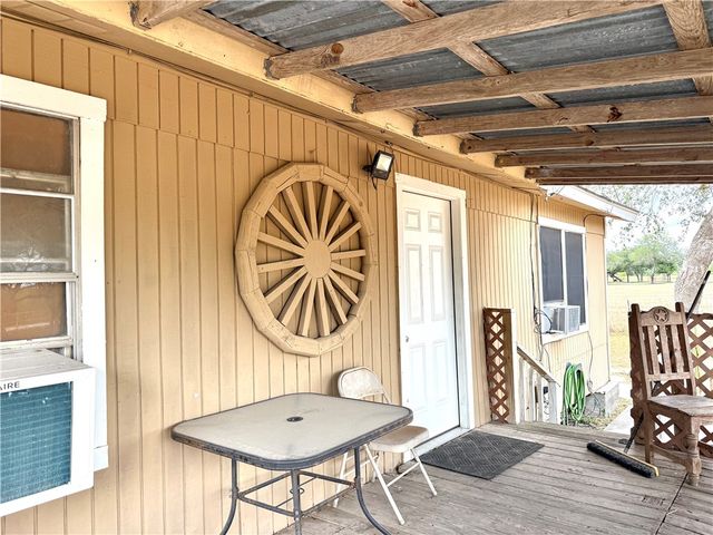 147 County Road 153, Alice, TX 78332