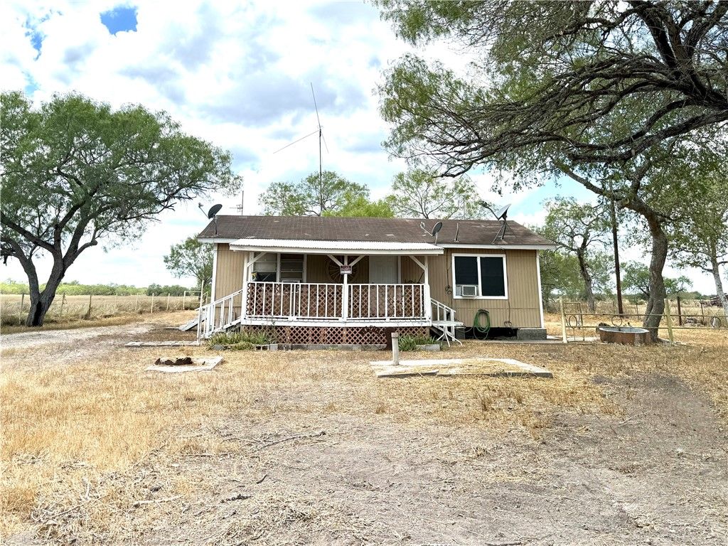 147 County Road 153, Alice, TX 78332