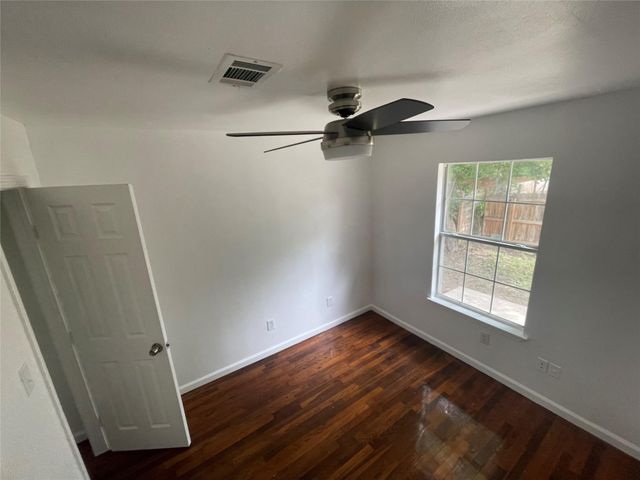 2808 Lyons RD A, Austin, TX 78702